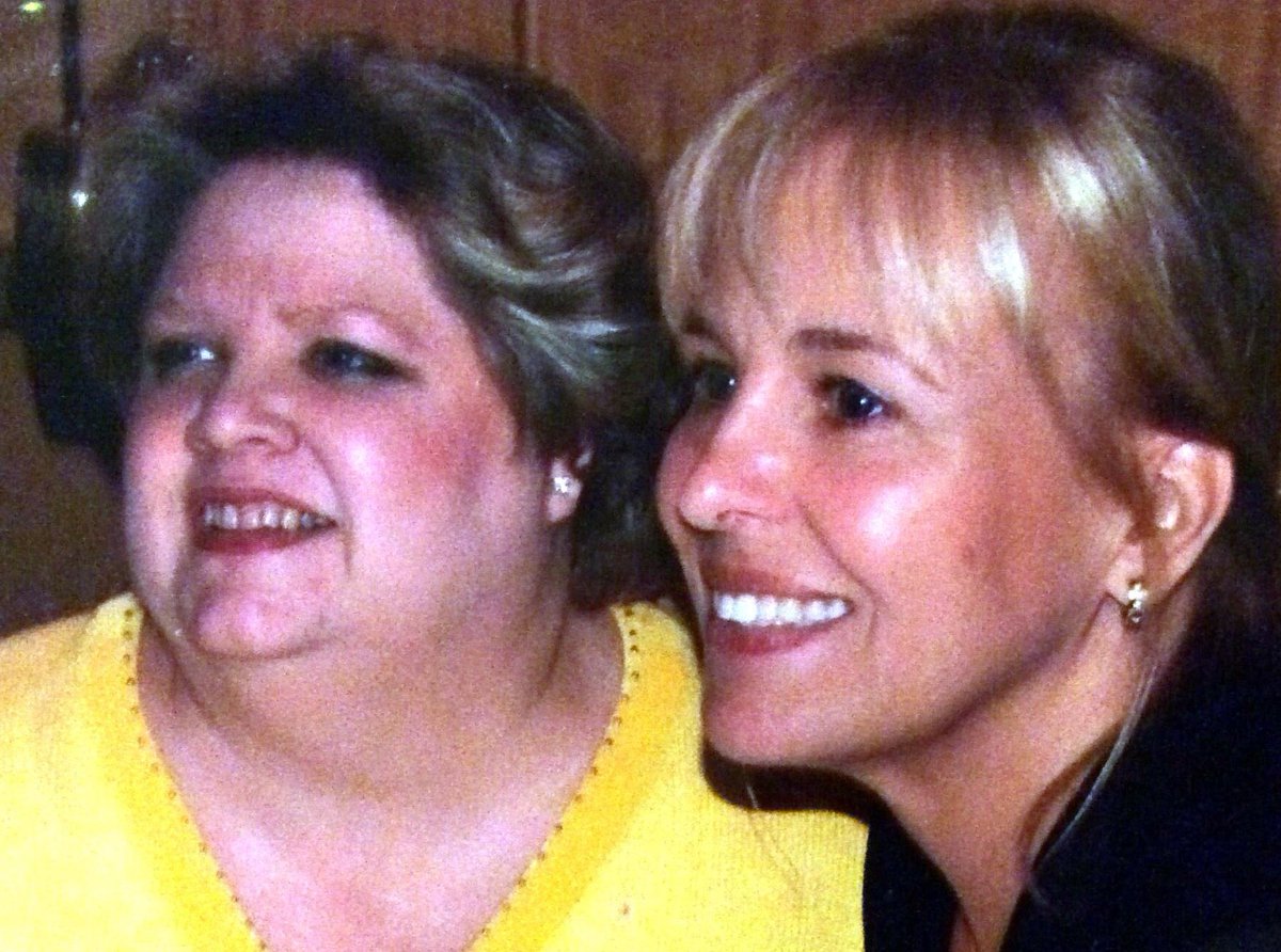 JhillyB's tweet photo. #ClassicGHWeeklyChallenge  Day 7: Why did she become UR favorite?
@GenieFrancis♥ touched something N me early on; I 1st saw her on "Family", then followed her 2 #GH. From there, it's been life-long! She's light,♥,goodness &amp; kind~I grew up w/her! She's imprinted upon me! ♥ her! https://t.co/BRM0PCQSOp