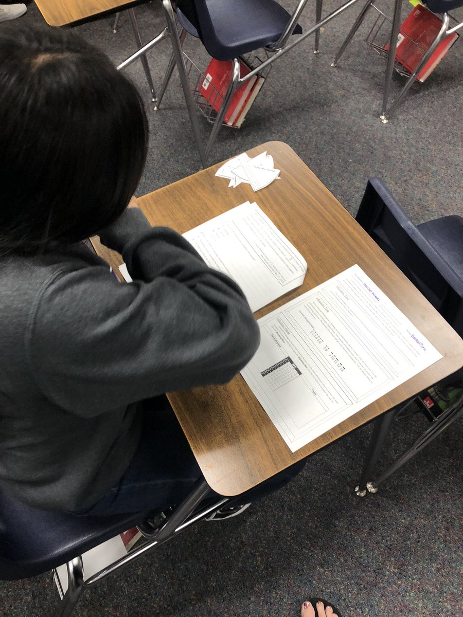 jenn_rich23's tweet photo. American Revolution spy mission for General Washington this morning in Bobkat time reviewing the events of the American Revolution.  @WISDBrabham https://t.co/QQzYjLMXDp