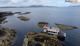 LinndhuHouse's tweet photo. Discover the most beautiful and interesting places on the #WestCoastofScotland with a tour to the Isle of Staffa, home to the world-famous Fingal’s Cave, the ornithological heaven of the Treshnish Isles, the sacred Isle of Iona and the wildlife mecca of #Mull @StaffaTours https://t.co/sSQIPOZbHW