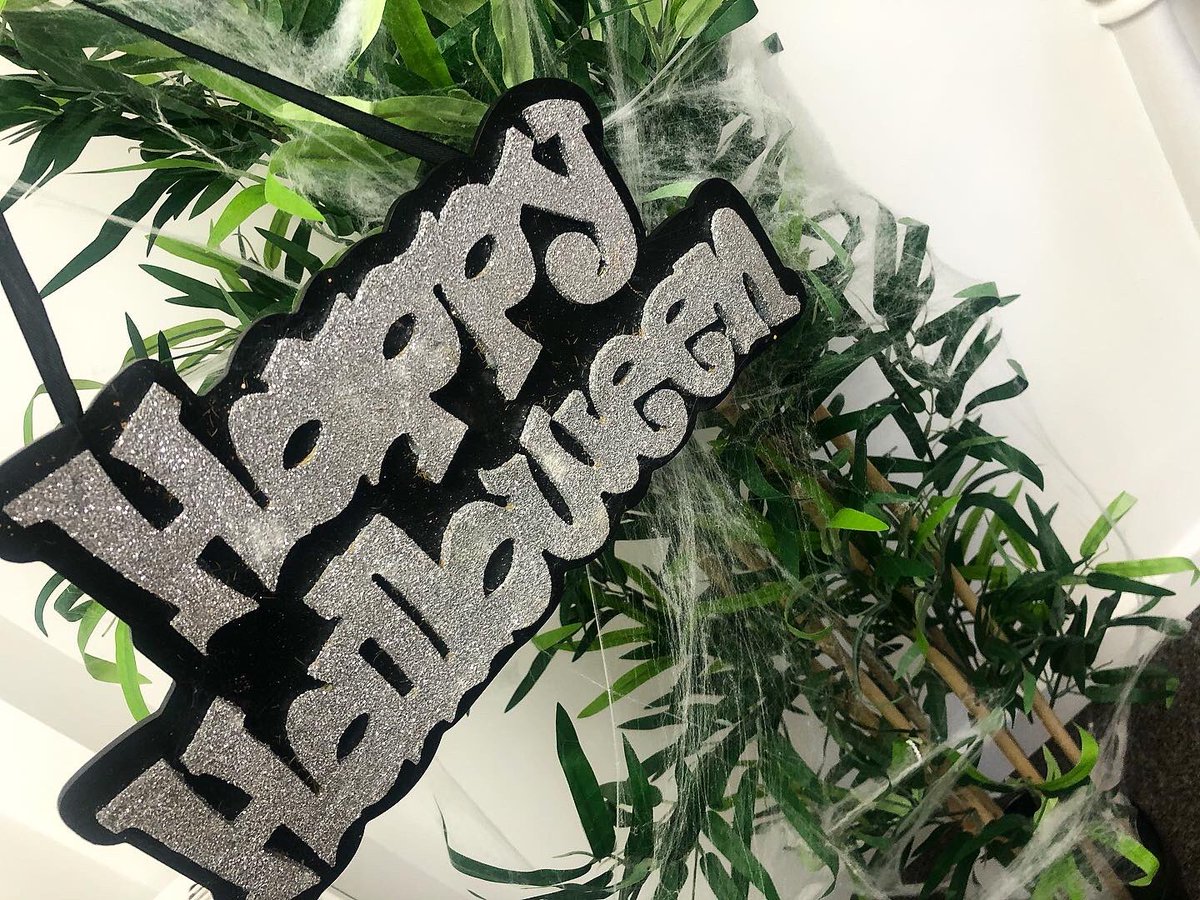 Summit_Hosp's tweet photo. Halloween has arrived at Summit Business Centre - don’t worry, those cobwebs are suppose to be there🕷🕸👻 #summithospitality #hospitality #events #staffordshire #midlands #stokeontrent #catering #corporate #officespace #meetingrooms #networking https://t.co/AAjguUveep