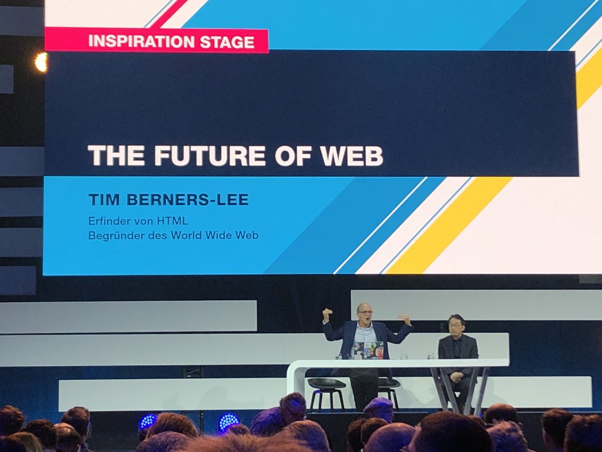 Steffen_Rieger's tweet photo. Tim Berners-Lee (@timberners_lee) hat HTML erfunden und ist somit der Begründer des WWW. Und das mit den Stickern auf dem Notebook war wahrscheinlich auch er. #DigitalX https://t.co/yEbd0XcMMu
