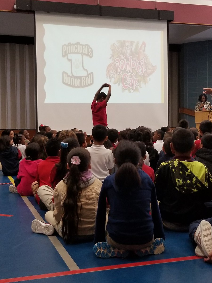 Nesbyc's tweet photo. Our awesome Best Bulldogs receiving academic and behavior awards! Congratulations! @Best_Bulldogs @Alief_ISD https://t.co/UuQDpeYcye