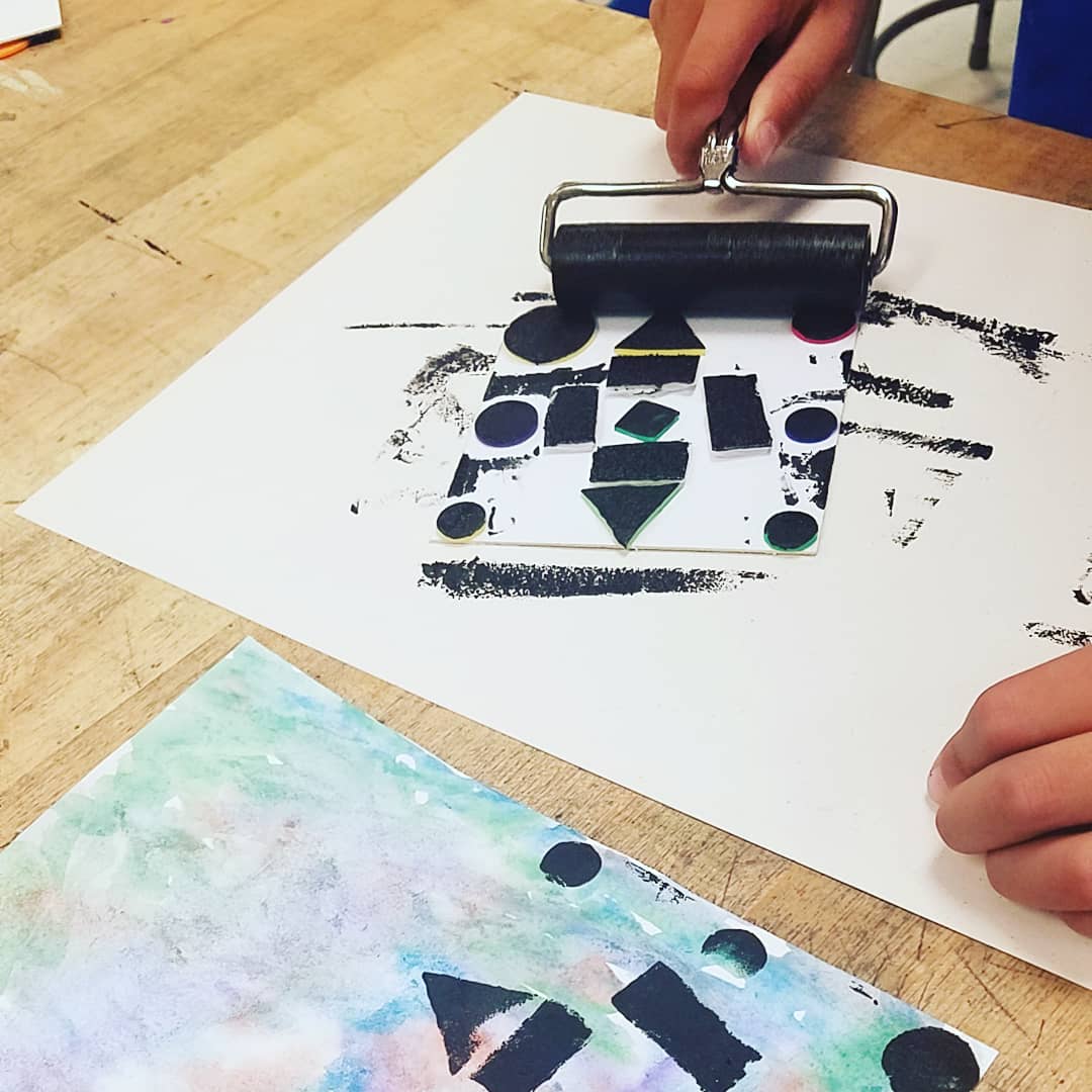 When you get to teach your favorite art media, it's always a good day. ❤ #messydaysarefundays #ilovemyjob #4thgradeart #topteachbley #bellsferryart