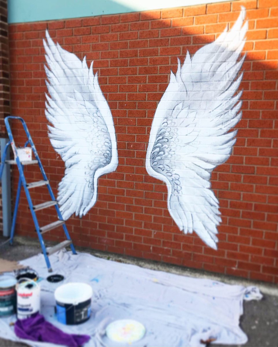 tAg__aRt's tweet photo. @TOGETHER100AHS
The stages of development of our Alsop wings... 👼🏼🦋👼🏼should be complete by tomorrow!
#liverpoolwings #wingsmural #alsopwings #angelmural https://t.co/Q7vWGVZvdi