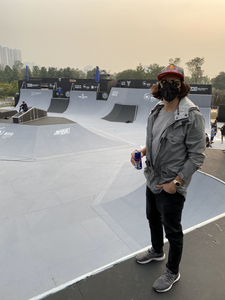 Danieldhers's tweet image. Saludos desde China 🇨🇳✌🏼
•
•
•
Greetings from China 🇨🇳✌🏼
🏦: @fiseworld 
#chengdu #china #fiseworld #bmxpark #bmxfreestyle