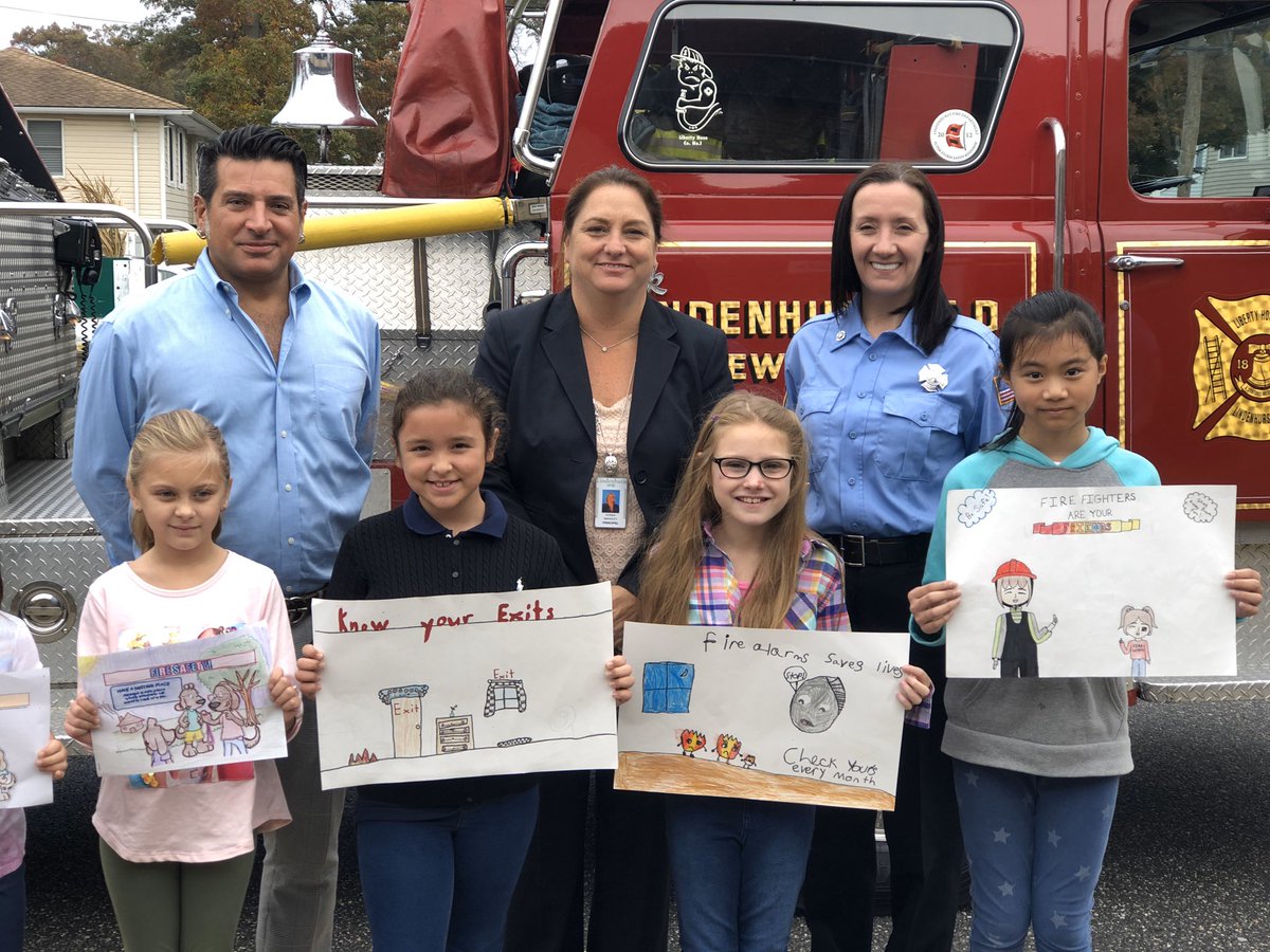 LindenhurstUFSD's tweet photo. Congratulations to the #NorthLindyFireDepartment #firesafety poster contest winners! #LUFSD #WestGatesAveES #AlleghanyAveES #HardingAveES https://t.co/c8uTcowkSa