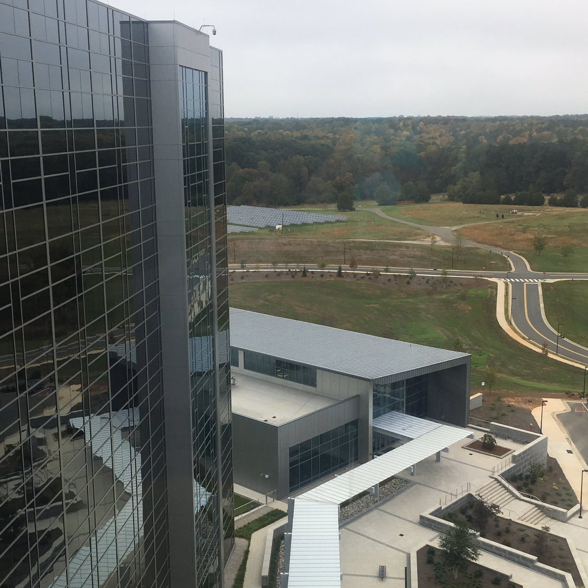 traciroserider's tweet image. @NCState #LEEDLab class looking at how #sustainabilitymatters with @SASsoftware. Amazing work and great tour! #leadership @NCStateDesign #ThinkAndDo @USGBC @NCStateSustain #LEEDGold