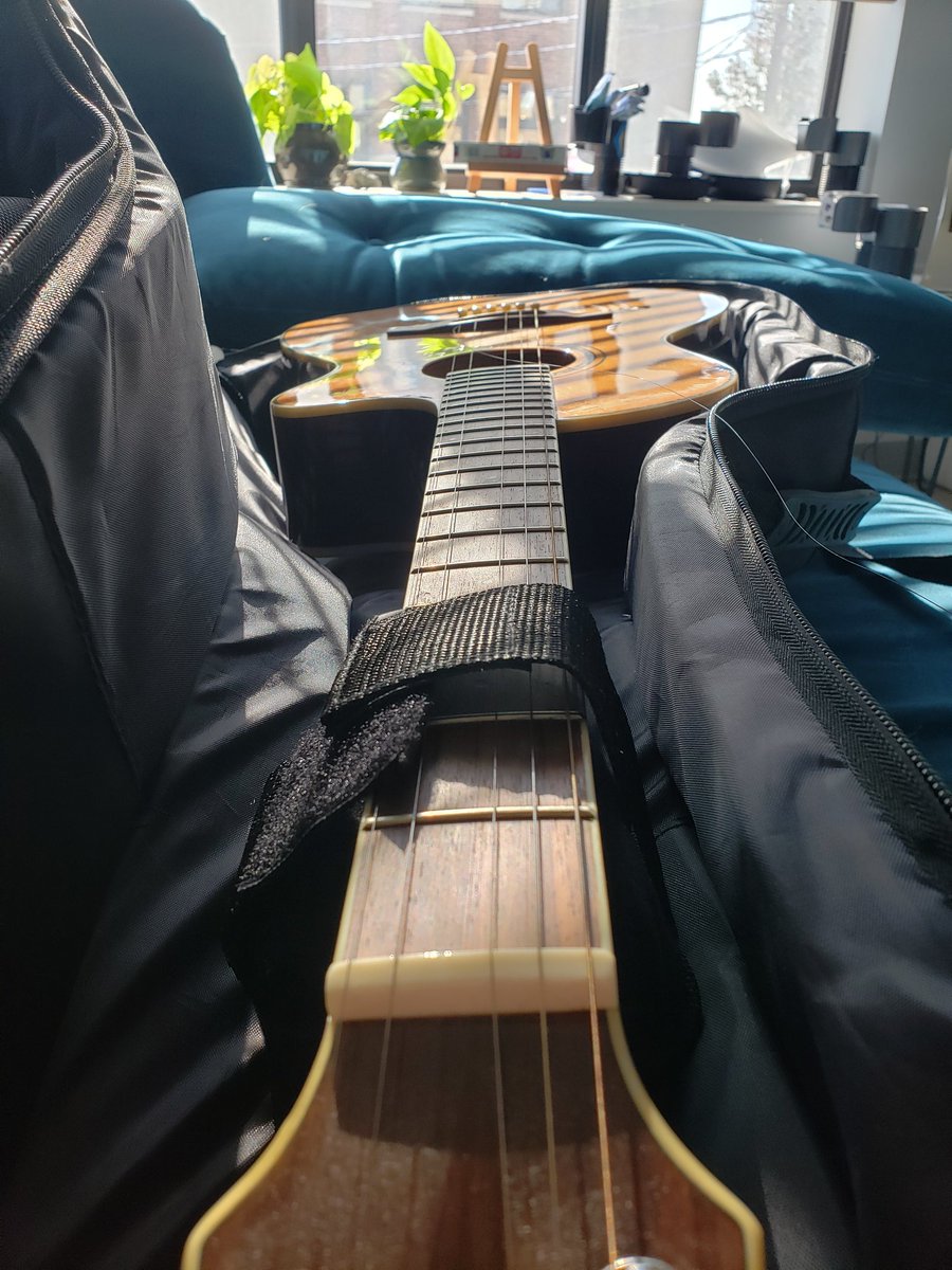 CharlesKritter's tweet image. #Guitars #6Strings #PlayingInstruments #Love