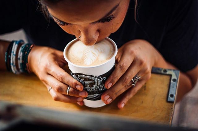Happy Tuesday! Temperatures are finally droppin, come warm up with a hot latte ☕️
.
.
.
.
.
#pourjocoffee #latte #latteart #coffeetruck #foodtruck #shopsmall #coffeeshop #coffee #localcoffee #azcoffee #supportsmallbusiness #eatlocal #shoplocal #foodtruck… ift.tt/346ph0S