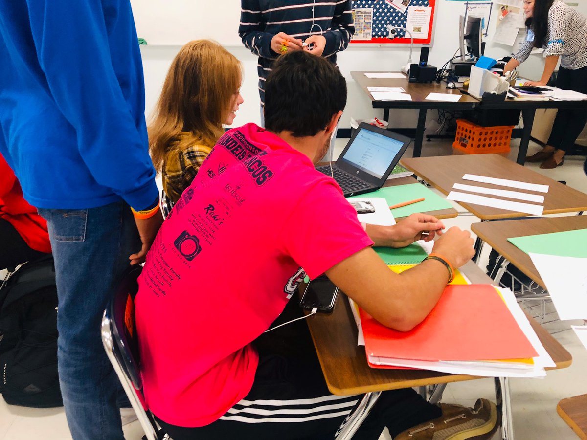 MathPatty's tweet image. #USHistoryEdu in the most engaging fashion today in @bettina_melton’s classroom! @breakoutEDU for the win! Students struggling with classroom content not the locks! 🤔🌍 ✔️🔒 ❌ #NISDCoach @NISDHSSocSt #EdTechinAction