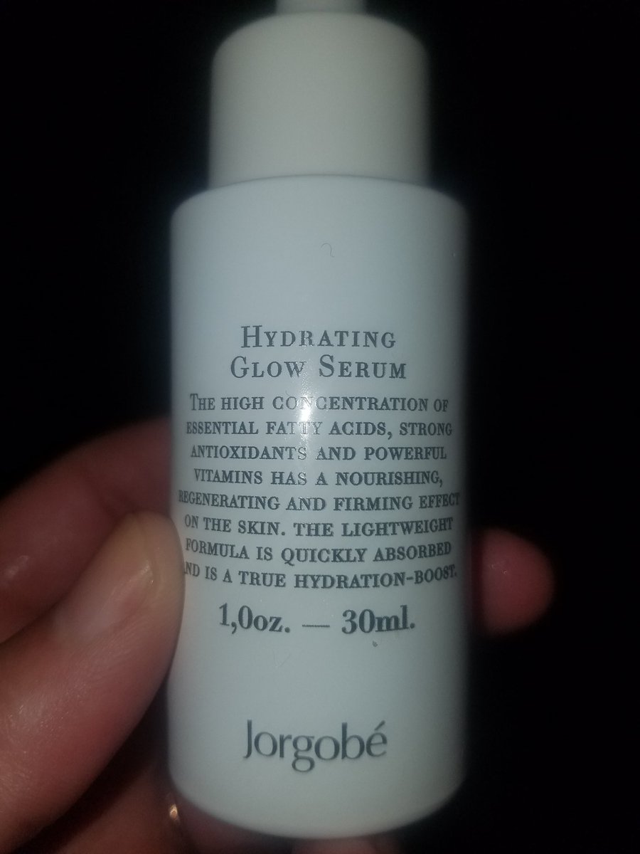 Becktoria87's tweet image. Tfw you accidentally spill an almost full bottle of your favourite, kinda pricey serum. I&apos;ve loved this since I got it in my @cohorted beauty box 😣 R.I.P suede(ish) boots 

#brainfog #Fibromyalgia #disabilityproblems #skincare