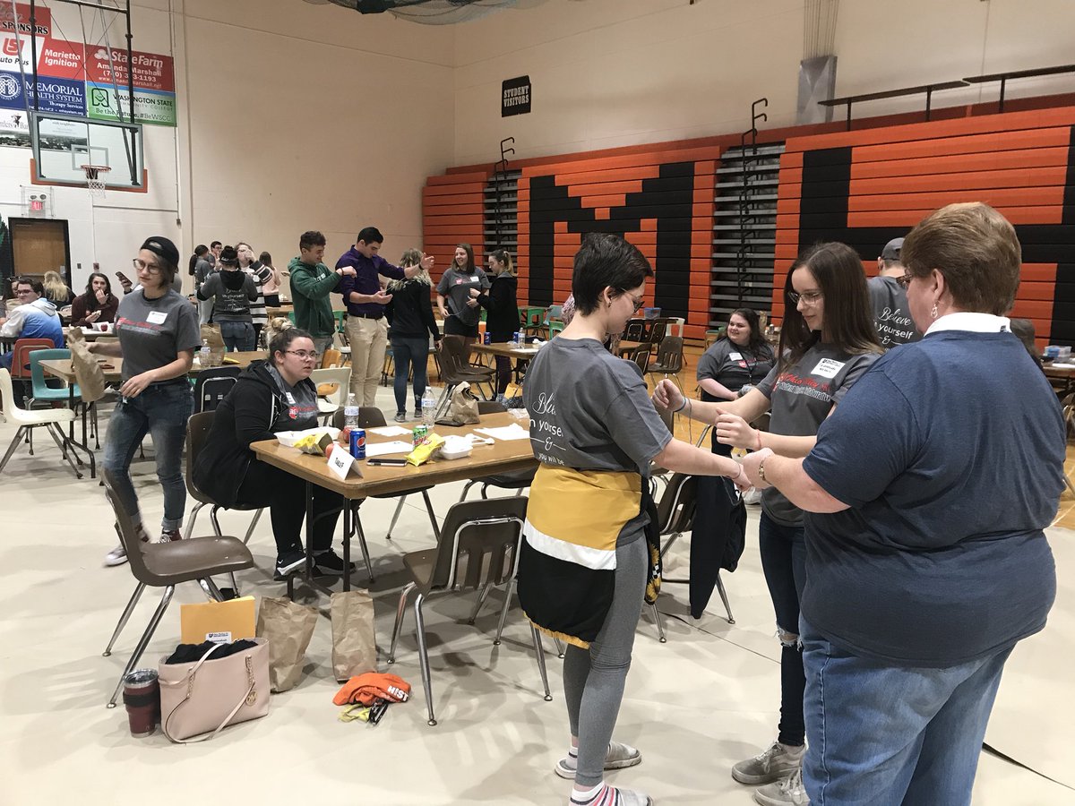 bethwarner16's tweet photo. #criticalthinking #teamwork #problemsolvers SRC fall summit 2019 https://t.co/ADkv5OyDI0
