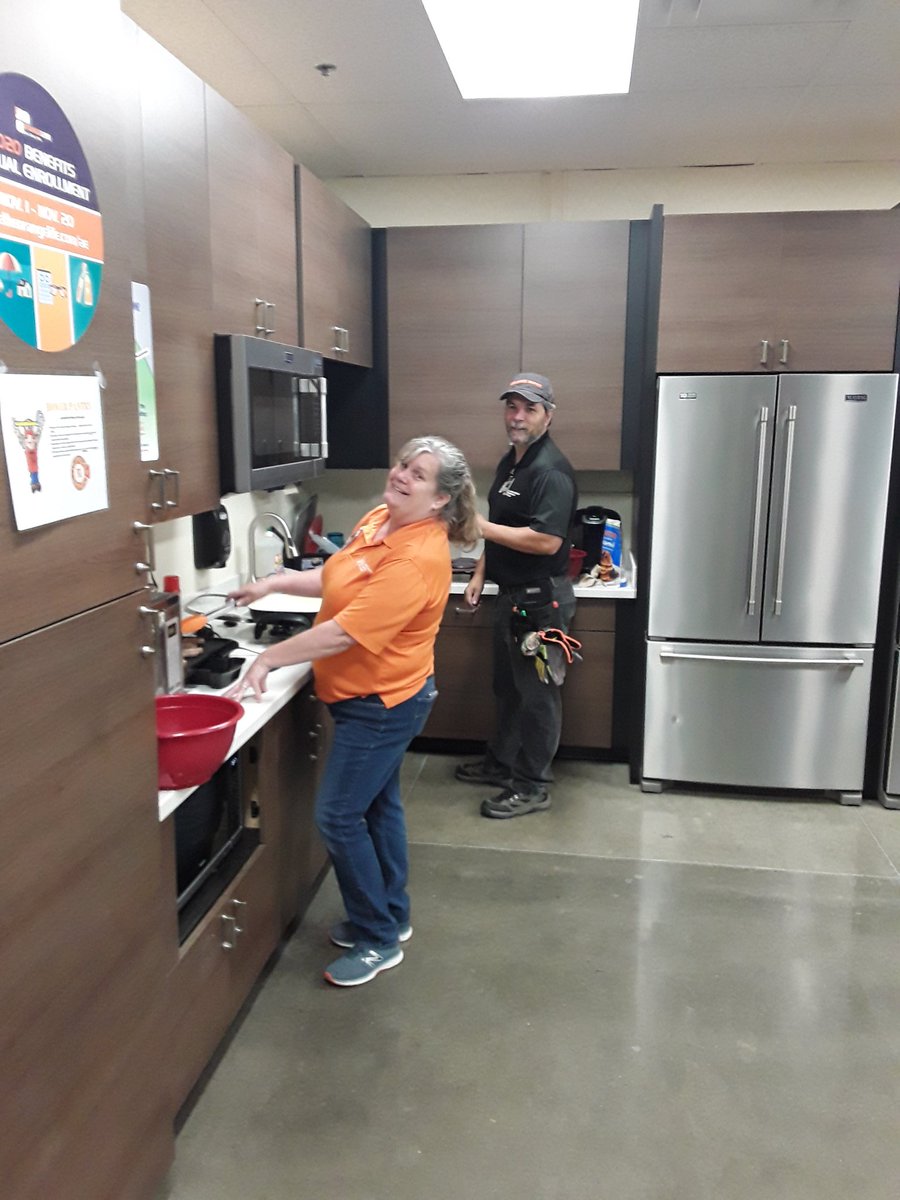 Met partnership  met +8524 = one team #blackberry pancake partnership breakfast <a href="/hugh_x_campbell/">THDgemonthecoast8524</a> <a href="/scottlondonTHD/">Scott London</a> <a href="/CozyJerry/">Jerry Cozy</a>