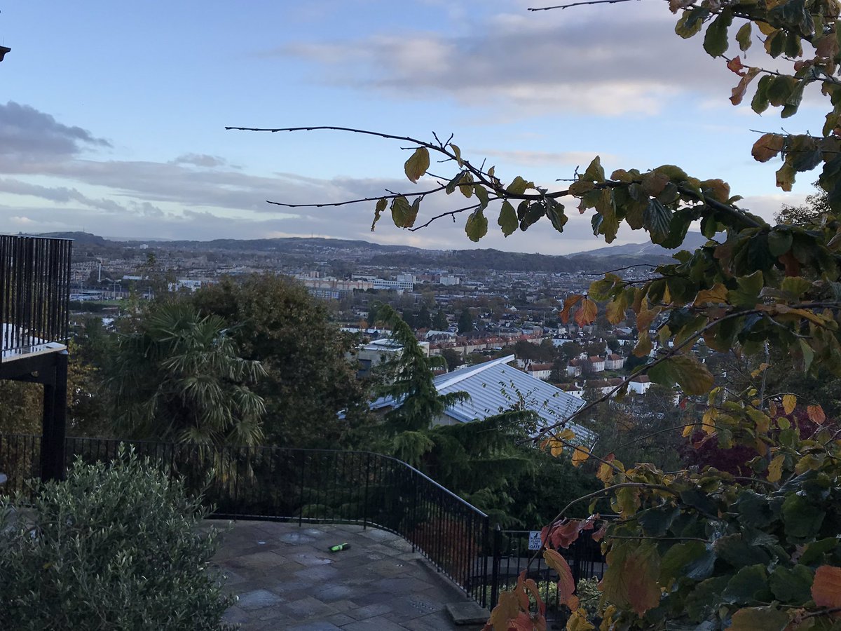 Two beautiful “office” views today ! East Lothian this morning followed by Murrayfield this afternoon. #autumndays #workingoutside #landscaping 🍁🍂🌈
