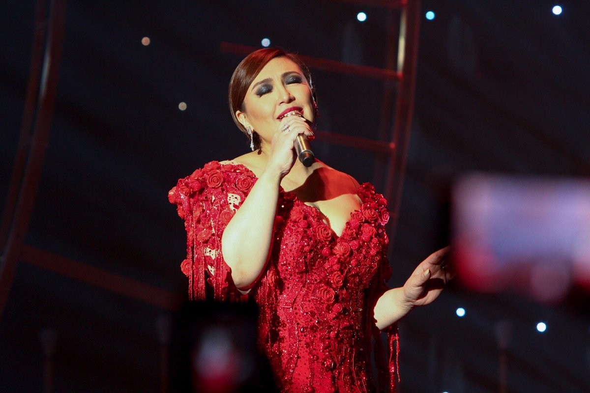 sharon_cuneta12's tweet photo. Just a few more photos to commemorate “ICONIC.” ❤️❤️❤️🙏🏻😘 https://t.co/RClxlvgVtX