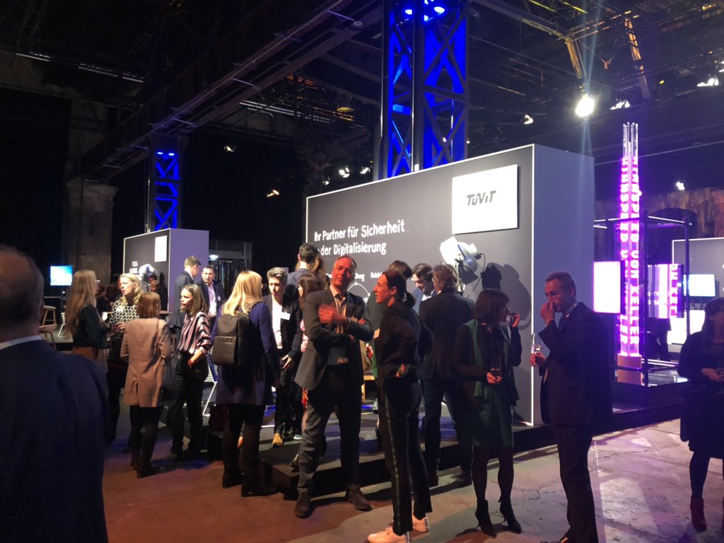 Joachim_Buehler's tweet photo. Schön war‘s beim #DigitalGipfel19 in @BVB Danke für das Ausrichten @BMWi_Bund die tolle #Standparty @TUV_IT @tuevnord und den #Empfang @brohleder #housten #tüv @DigitaltagDE @vdtuev_news https://t.co/IQi8isf9O2