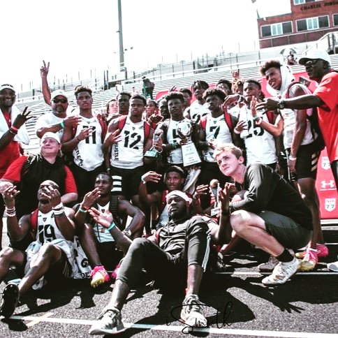 tballardqbcoach's tweet photo. Thought I need to say this...
So proud of how they support each other through ups and downs! Talk about Support.. First Class Young Man! Hilarious at times🤦🏾‍♂️ Proud of these guys on and off the field! Thanks for trusting me fellas! #1Love #family https://t.co/p7Dzhl1S3e