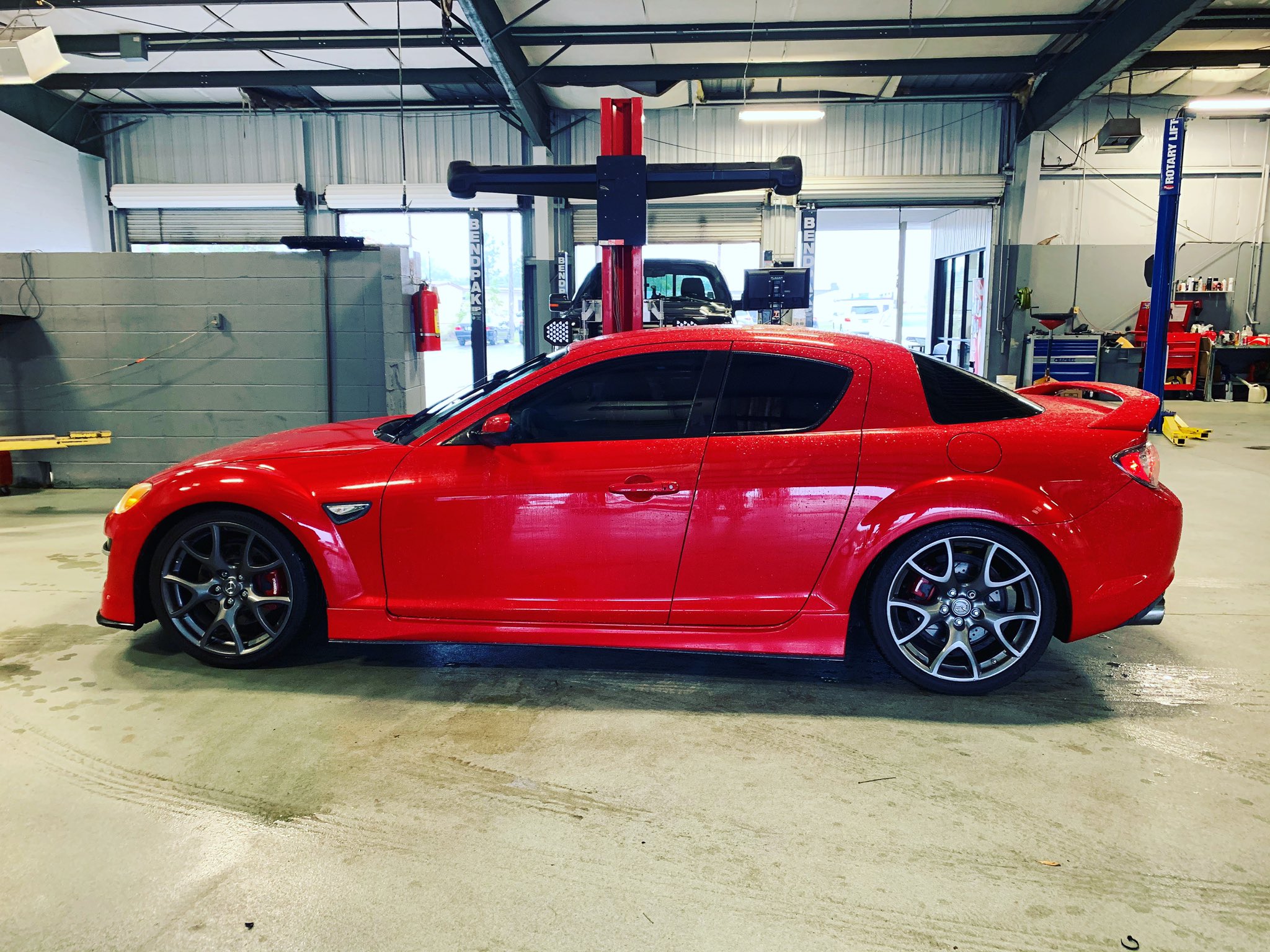pubertet åbning Melankoli Jonathan Sewell SELLS on Twitter: "This awesome 2010 Mazda RX-8 in Velocity  Red is here for service today. Red is my favorite color, and this car is  beautiful! #mazda #rx8 #mitchellmazda https://t.co/MIw2cC2c18" /