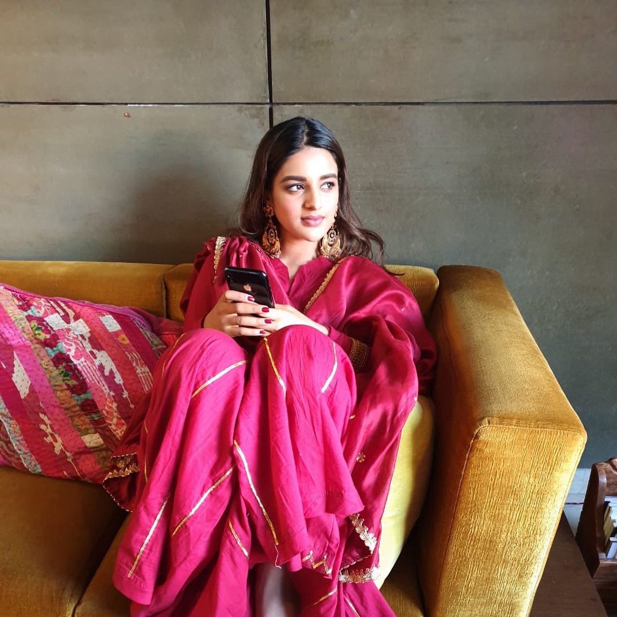 CosmicRk's tweet photo. @AgerwalNidhhi Farishta in #Polachi. Farmers will have Golden harvest by Angel Nidhhi agerwal presence in paddy fields. https://t.co/MgYur4TdJb
