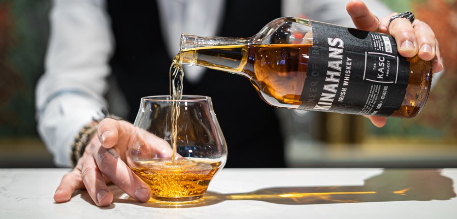 barmagazine's tweet photo. Irish distiller Kinahan’s has launched the first in a new series of whiskies called the Kasc Project, which comprises of expressions made in bespoke handmade hybrid casks. https://t.co/ozL1rN3KCb @KinahansLL #whiskey #Irishwhiskey #spirits #agedspirits https://t.co/7lJ0Tiyils