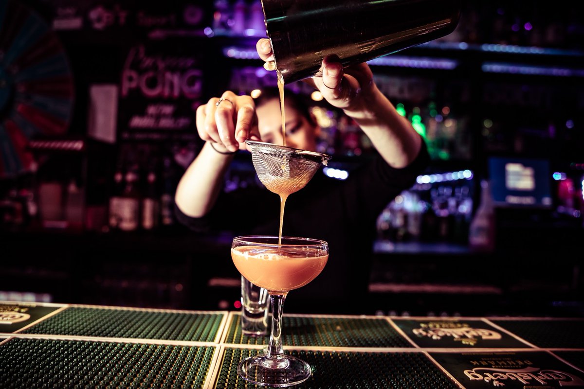 NordicBar's tweet image. Why limit happy to just one hour?

Here at Nordic we have 3 of the happiest hours in London! Join us for £3.50 pints, 2 cocktails for £10 and even 25% of of food! 😍
.
.
.
.
#TuesdayThoughts #tuesdayvibes #NordicBar #happyhour #cocktails #beer #food #foodporn #yummy