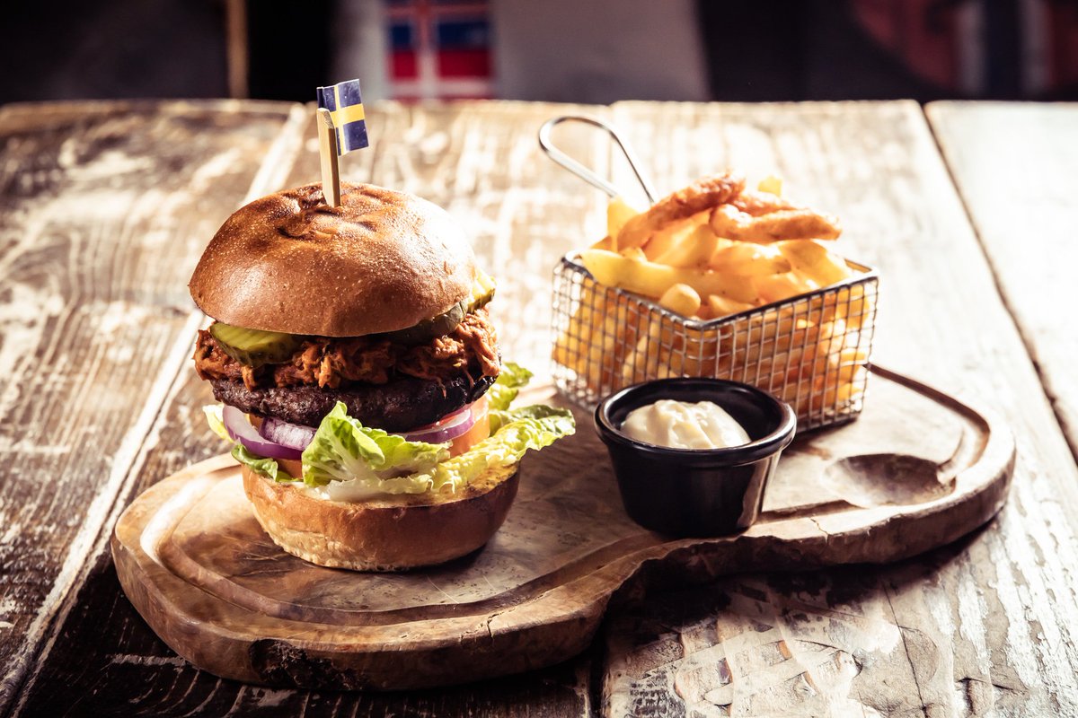 NordicBar's tweet image. Why limit happy to just one hour?

Here at Nordic we have 3 of the happiest hours in London! Join us for £3.50 pints, 2 cocktails for £10 and even 25% of of food! 😍
.
.
.
.
#TuesdayThoughts #tuesdayvibes #NordicBar #happyhour #cocktails #beer #food #foodporn #yummy