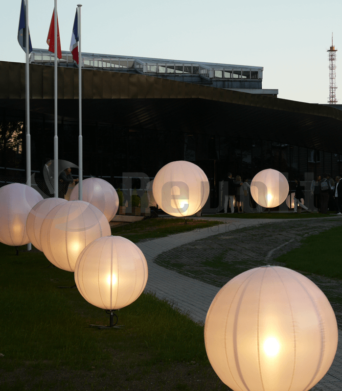 Revoltlocation's tweet photo. 💡Lumière sur : BALLONS ÉCLAIRANTS💡

REVOLT est le spécialiste de la location de ballons éclairants de 90 cm à 700 cm #autogonflants ou à #hélium pour l'Evénementiel, le BTP et l'Industrie🔦🎈

Découvrez les en commentaire !

#RevoltLocation #matérielélectrique https://t.co/ir0MBPtyRS