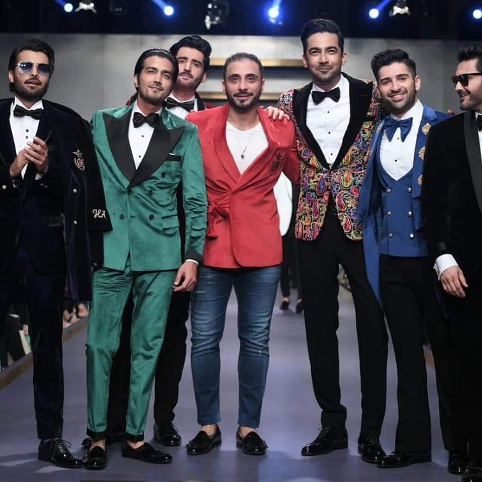 humayunalamgir's tweet photo. #fpwf19 #humayunalamgir #team #boys #stylemaratudarnakya https://t.co/0XfcyErUC2