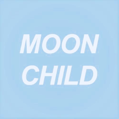 malaprayer's tweet photo. moon child. 💙 🌜 https://t.co/IbIbZfJdZI