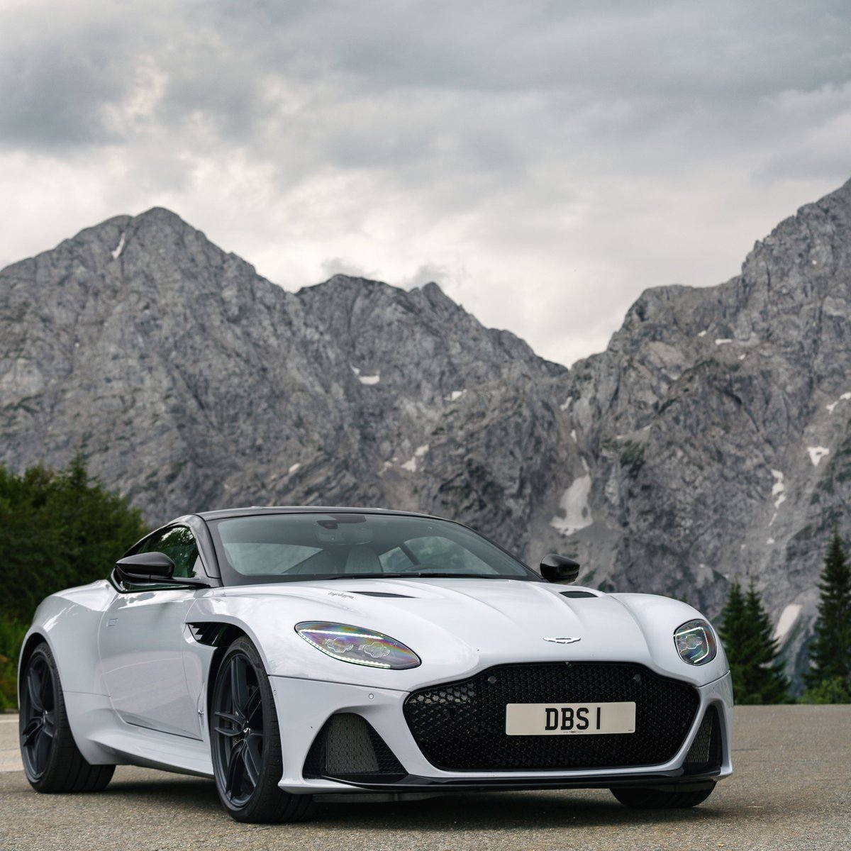astonmartin's tweet photo. In any setting, in any situation, DBS Superleggera will make you marvel at its beauty. 

#DBSSuperleggera #AstonMartin #DBS #BeautifulIsAbsolute https://t.co/H0b29cC3tj