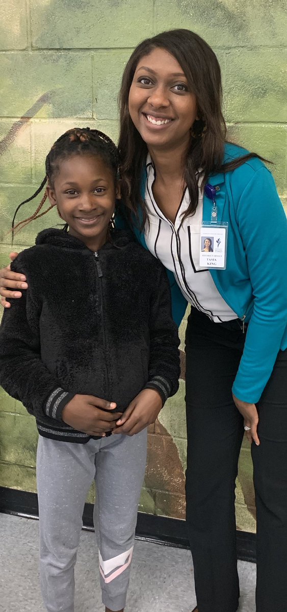 mrstechking's tweet photo. Today’s lunch was great all because it was with my little friend! ❤️#tabletalker #richlandtwo https://t.co/PzVuhiM42E