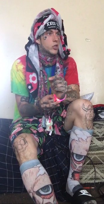 This fucking face 😆 https://t.co/IC9PLfgri8