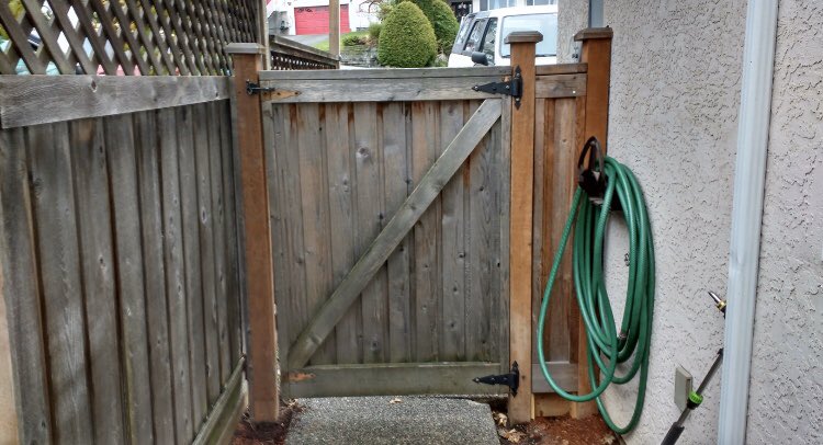 fixitphinney's tweet photo. Whoops! 🤭

Had to get this little guy in working order 💪🏻
.
.
.
#gatefixit #gate #beforeandafter 
#fixitphinney #fix8marketing #ballard #ballardseattle #ballarddesigns 
#phinneyridge #phinneyridgeseattle 
#phinney #seattle #seattleconstruction 
#seattlecontractor #seattlehomes https://t.co/d7u8TPFmAa