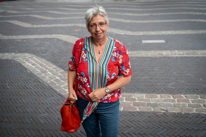 NIEUWS | Drie jaar zou ze de Nijmeegse historie uitventen, maar de gemeente liet historica Dolly Verhoeven niet gaan. Maar nu, na elf jaar, maakt ze haar leerstoel vrij.

gelderlander.nl/nijmegen/dolly…