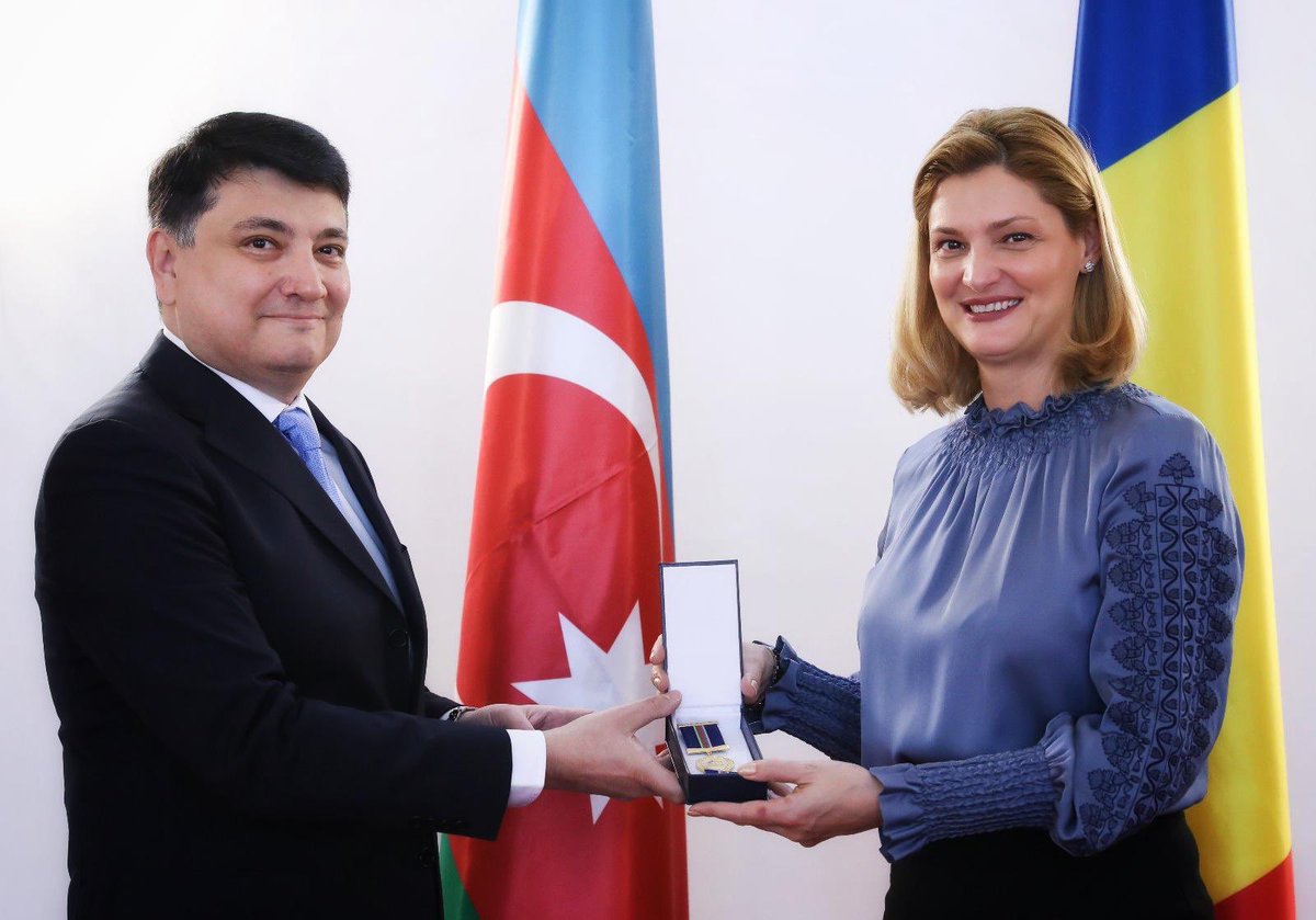 Ramona Manescu tweet media