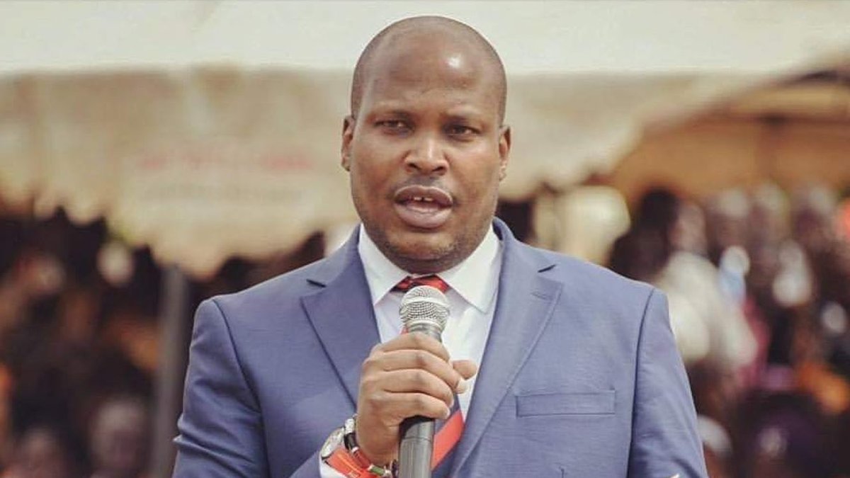 Let's wish this man a happy birthday.