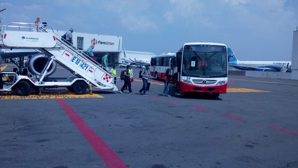 9 #autobuses #MercedesBenz para #trasladar a #pasajeros del #AICM
@MBenzBusesMX  #MercedesBenzAutobuses
@MBenzBuses #MBenzBusesMx  Aeropuerto internacional benito juarez AICM @AICM_mx #AICM @NaciontransporT #Nacióntransporte
naciontransporte.com/55175/9-autobu…