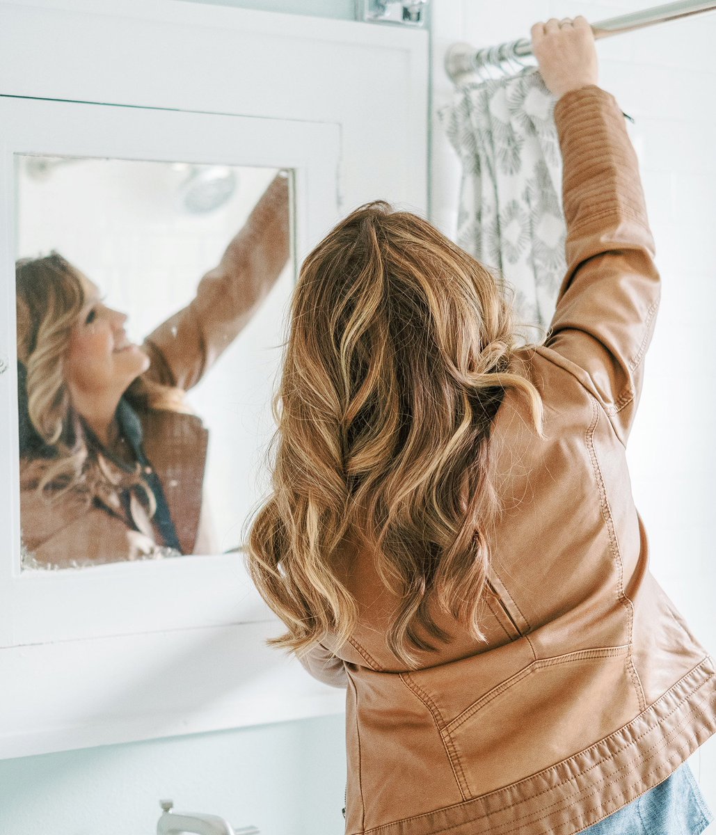 penniecarroll's tweet photo. Here at Pennie Carroll & Associates, we care about the details.
โข
From Start to SOLD we take pride in selling your home! We strive to bring higher standard of service and excellence to our clients!
๐ท: Aly Carroll Photography
#realestate #pcarealestate #desmoinesrealtor #dsmusa https://t.co/FyWUL6eOZk