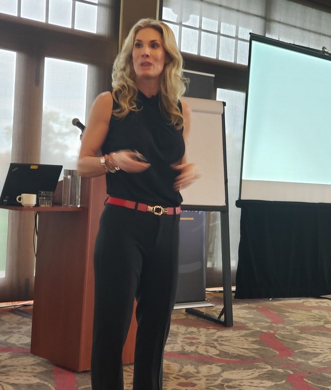 This morning, @Vistage members and guests attended the Women in Leadership Breakfast featuring renowned speaker, <a href="/chaoscorinne/">Corinne Hancock</a>. Corinne discussed how to thrive during times of chaos. #Vistage #leadership