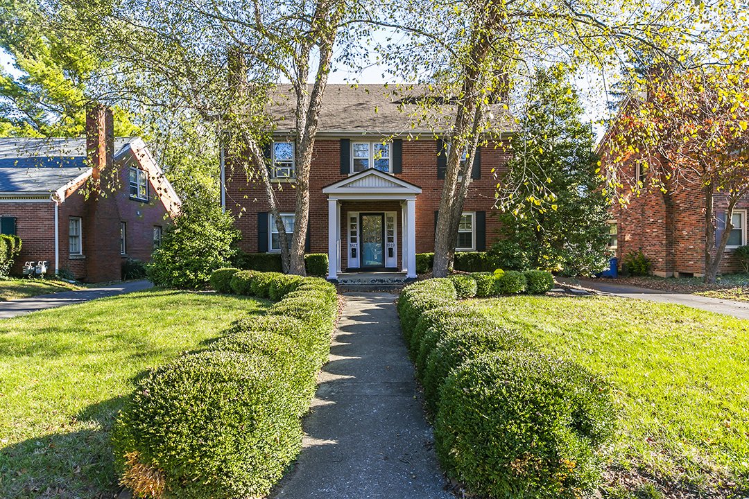 BorgRealtor's tweet image. 1817-1819 Carolyn Dr, Lexington, KY 40502 | MLS#: 1924998 lbarmls.rapmls.com/scripts/mgrqis…