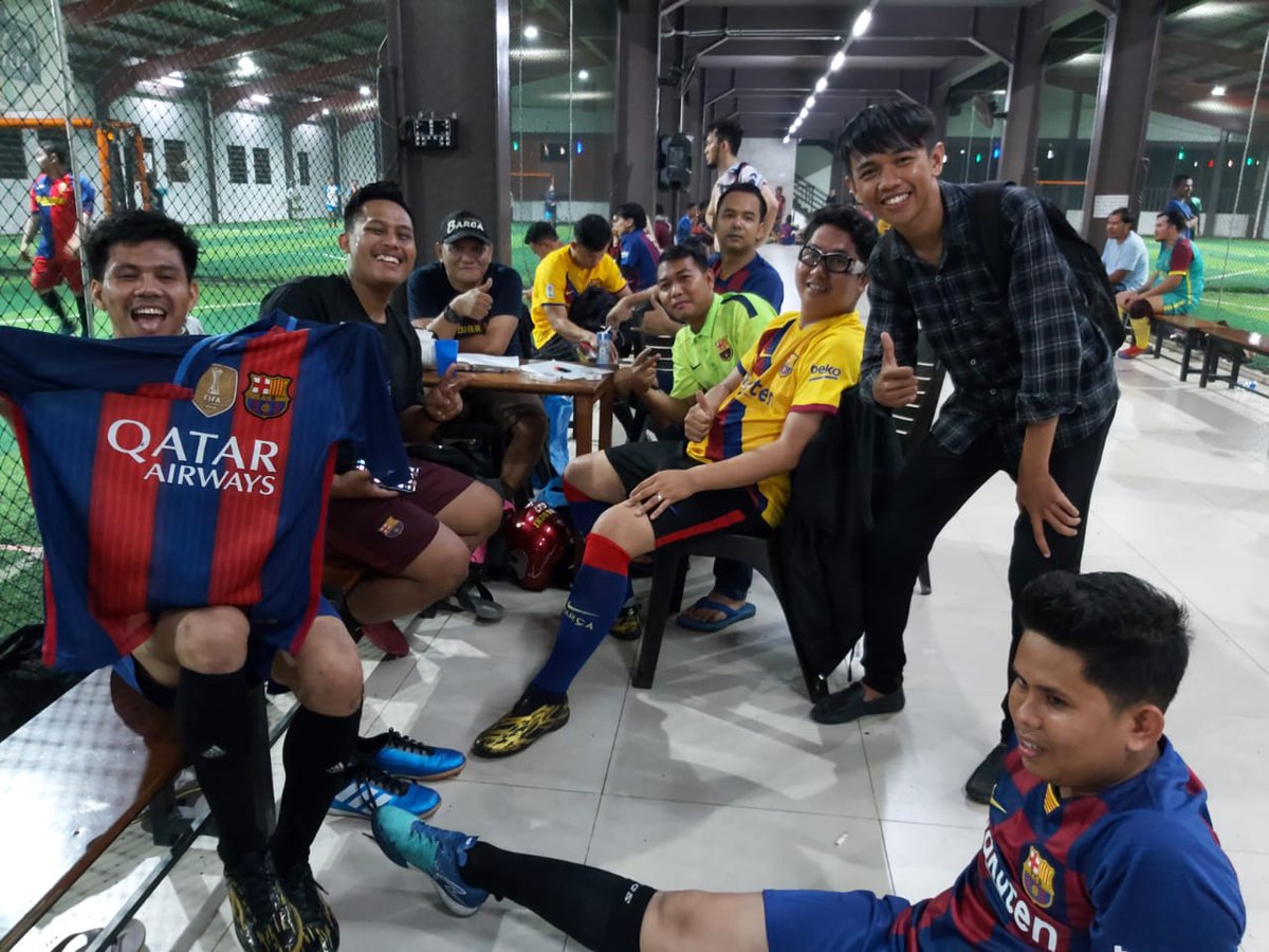INDOBARCA_BATAM's tweet photo. .
Selasa, 29 Oktober 2019
.
π· Dokumentasi #Funfutsal Indobarca Chapter Batam di @futsalakutahu .
.
Terima kasih semua!
Selamat ulang tahun Cules-BarcaAngel yang lahir di Oktober, Forca Barca! π΅π΄
.
#forcabarca #chapterevent #indobarcachapterbatam
#indobarca https://t.co/GEMEkQoPC1