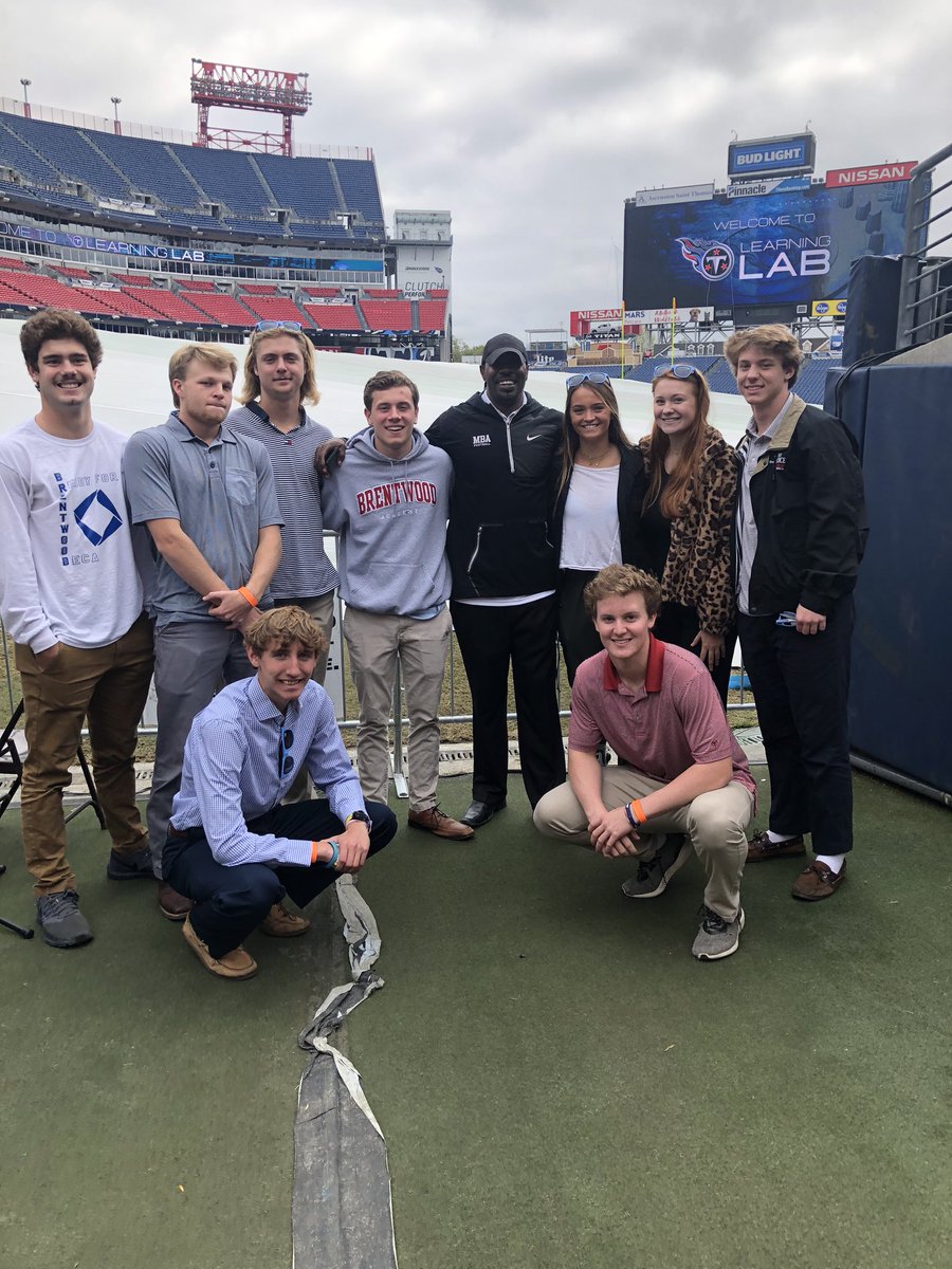 wcsBHSln's tweet image. Thank you Chris Sanders for inspirational pep talk to our future leaders! #TitanupTLL #bhsdeca