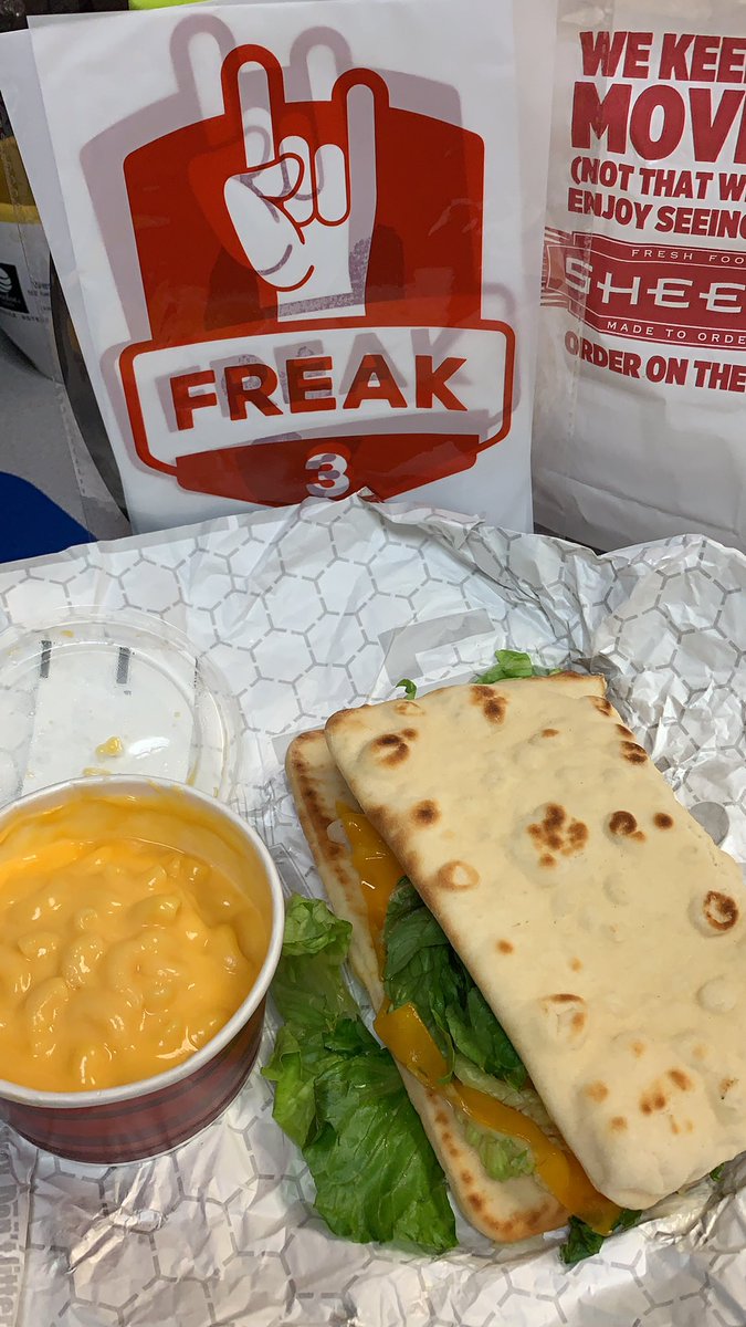 lnvancle's tweet image. My first @sheetz meal!!! #macncheese #chickenflatbread