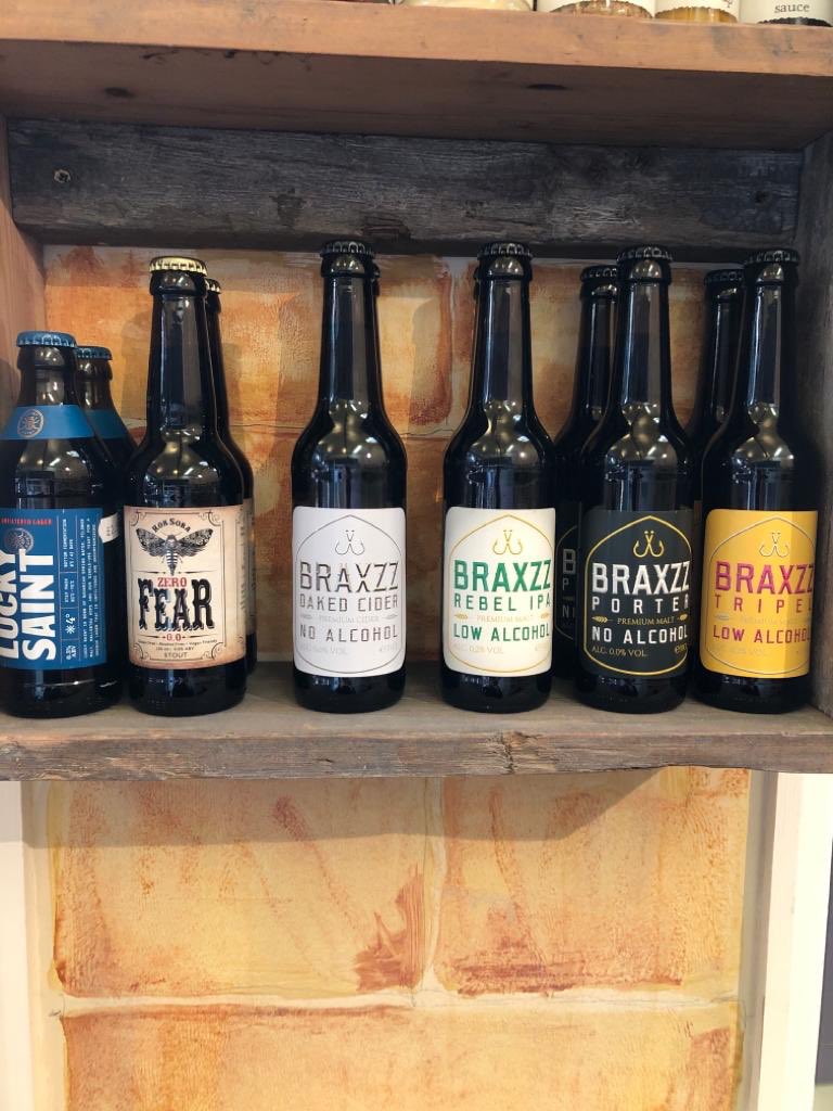 A great range of craft alcohol free & low alcohol, 0.2%, beer now available from @BraxzzAmsterdam brewery including an IPA, Porter & Triple plus an Oaked Cider. Also Lucky Saint a low ABV unfiltered lager & @roksoba Zero Fear Stout, the bikers friend #beer #craftbeer #3at3 #Ely