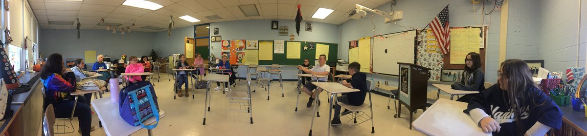 EMO’s #FLL2019 team the #ThingEMObobs exchanging ideas with EMO Garden Club about rainwater harvesting! ⁦<a href="/EastMorichesSD/">EMOschools</a>⁩ ⁦<a href="/EMorichesMS/">East Moriches MS</a>⁩