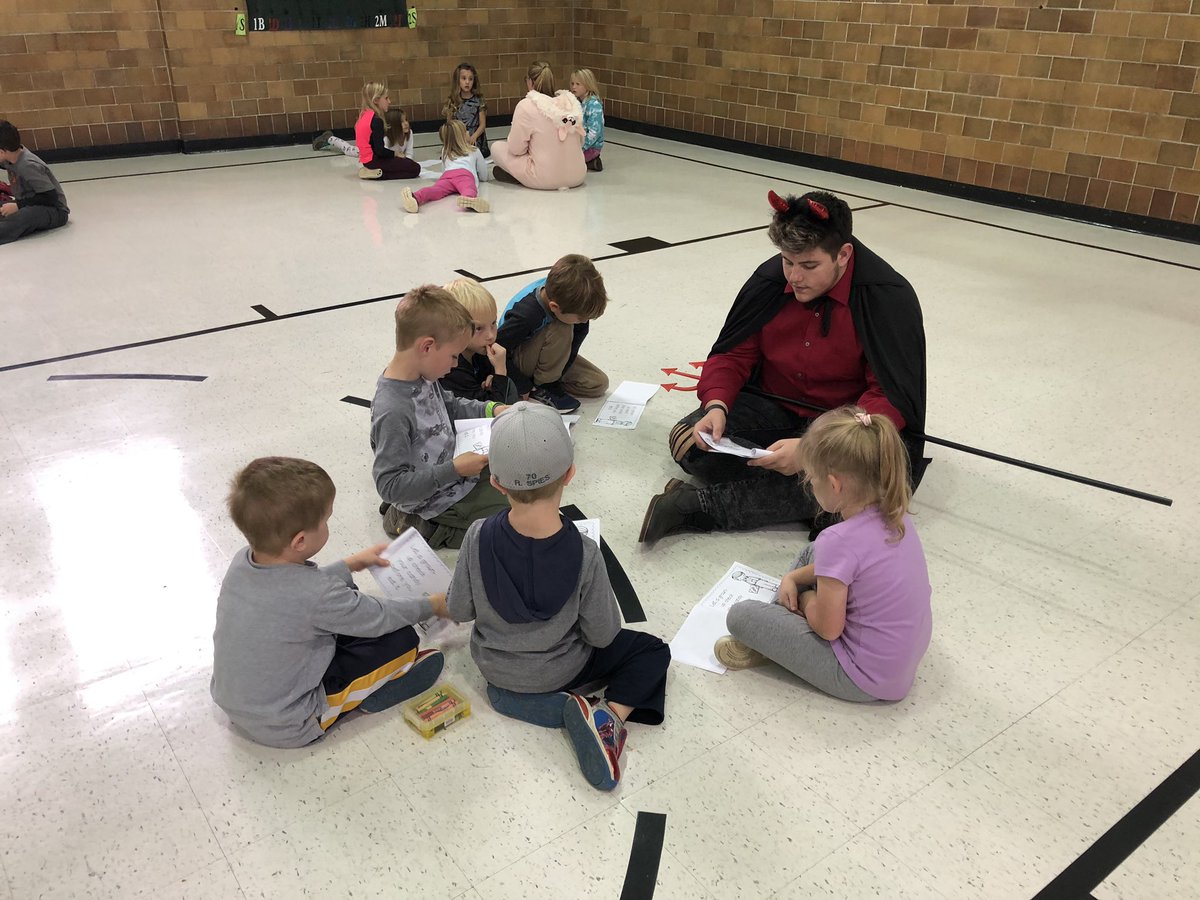 LMHSStudentGov's tweet photo. Members of HOPE &amp; Student Gov had the chance to visit Butlerville Elementary today to teach them about Halloween safety tips 👻🎃 Thank you @LM_MrsMiles for allowing us to come @LM_Schools @LittleMiamiHS #TuesdayTreat #beabuddy https://t.co/p4hW9miKAi