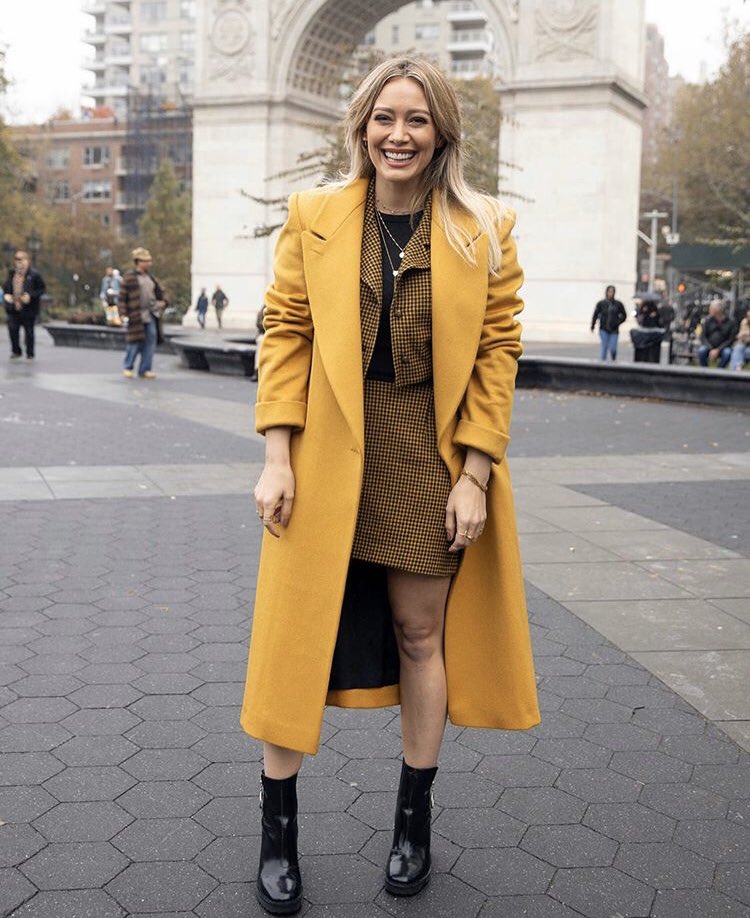Hilary Duff on the first day of filming the Lizzie McGuire reboot in NYC!