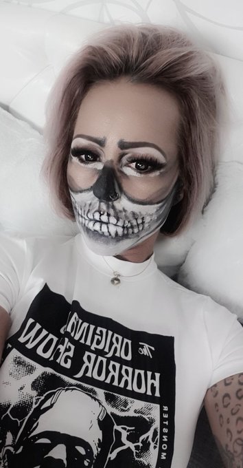 #StripchatHalloween19  retweet my picture thank you for all https://t.co/sR7cB8j963 https://t.co/7wK<a href="/tag/stripchathalloween19"class="tags">#StripchatHalloween19</a>