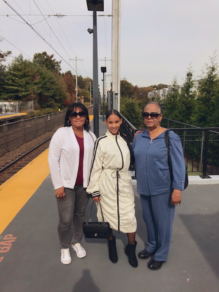 TimeWithTrish's tweet photo. 3 generations momma, daughter, vovo, #CapeVerdeanTakeOver π¨π»π« #TimeWithTrish https://t.co/b8XSTfH8Qj