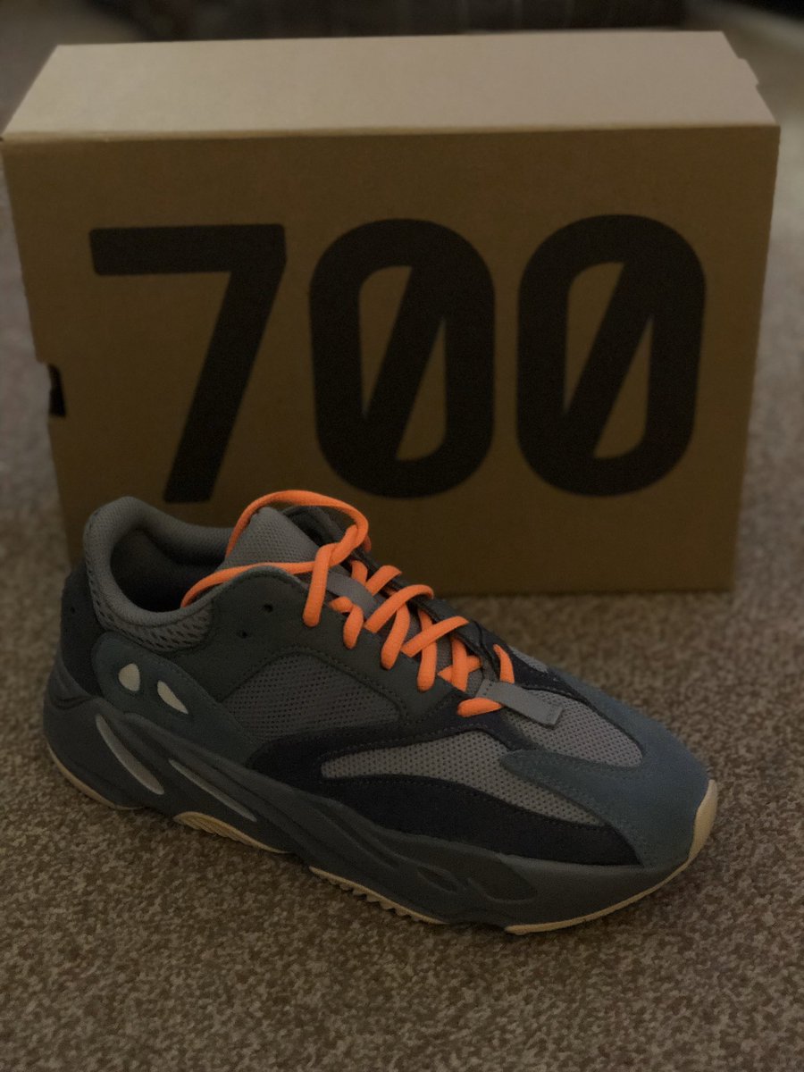 orange laces for yeezy 700